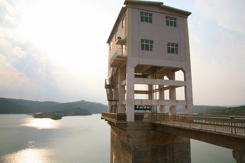 张峰水库发电站进水塔